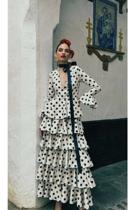LBF Traje flamenca multivolante lycra bioelastica. Talla 42