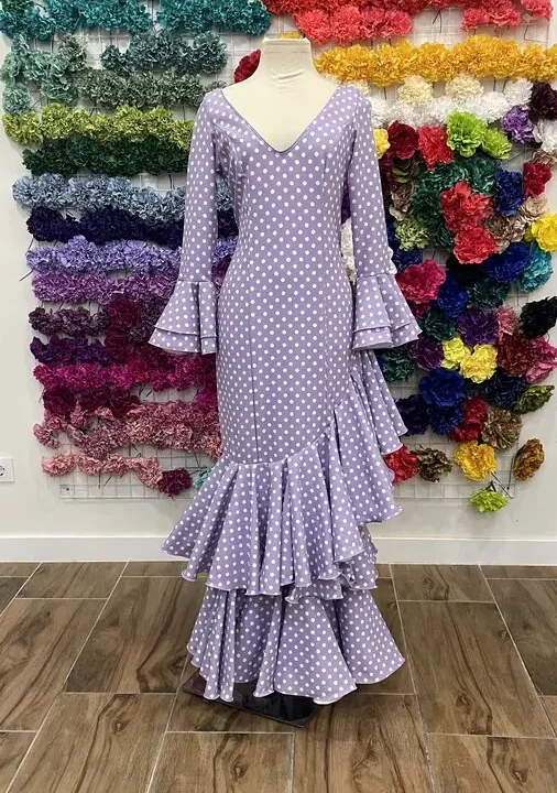 LBF Traje flamenca tres volantes subida lycra bioelastica. Talla 40