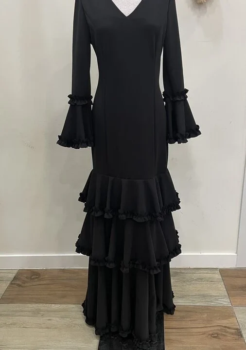 LBF Traje de flamenca tres volantes con garrucha. Talla M-L