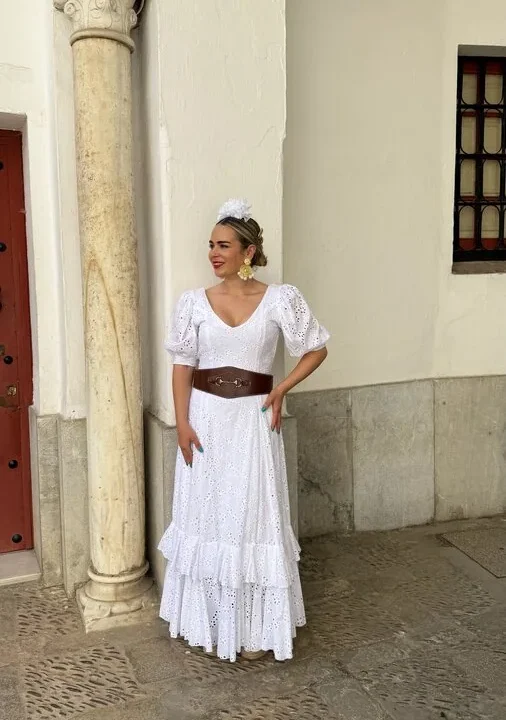 LBF Traje de flamenca Bata farol perforada. Talla 36 a 48