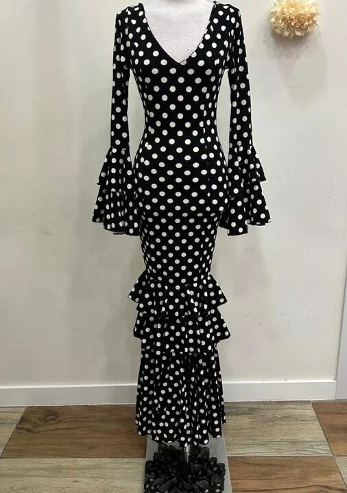LBF Traje de flamenca tres volantes especiales. Talla XS-S