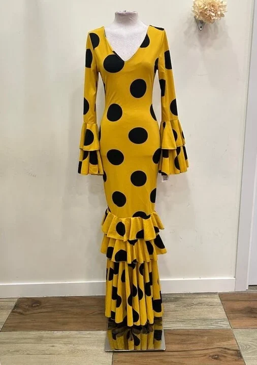 LBF Traje de flamenca tres volantes especiales galleta. Talla M-L
