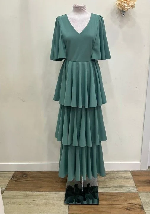 LBF Traje de flamenca  bata tres volantes. Talla XS-S