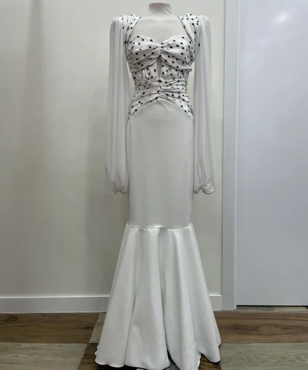 LBF Traje flamenca cascos blanco lunar negro. Talla 38