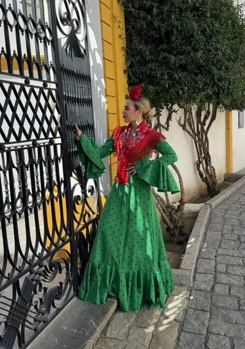 LBF Traje de flamenca Bata nejas Carmela lycra bioelastica. Talla 36 a 48 varios colores