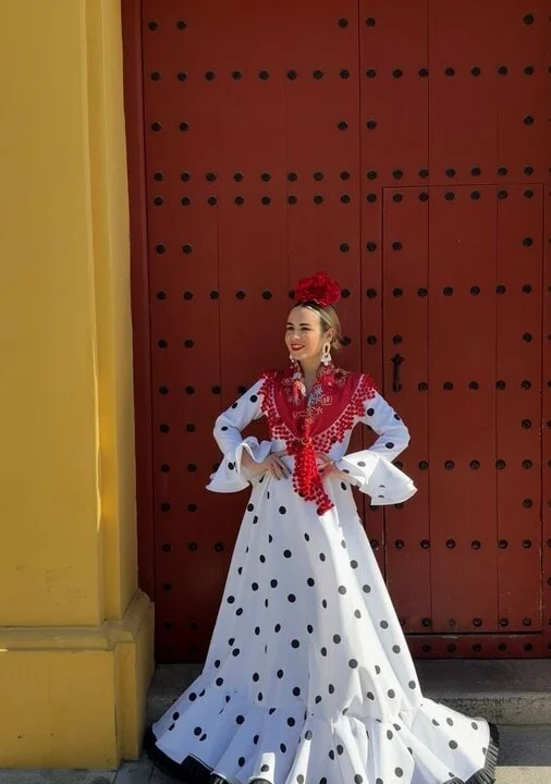 LBF Traje de flamenca Bata LIDIA. Talla 36 a 46 varios colores
