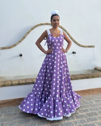 LBF Traje de flamenca Bata tirantas perforada. Talla 44