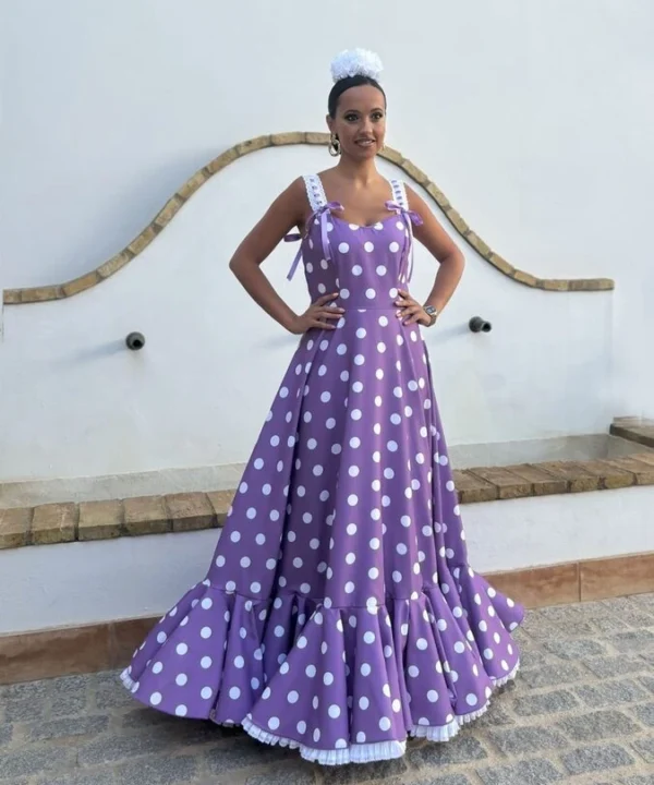 LBF Traje de flamenca Bata tirantas perforada. Talla 44