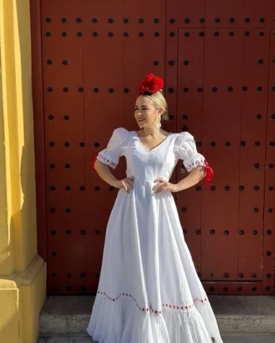 LBF Traje de flamenca Bata farolillo huelva perforada cinta. Talla 36,42,44,46