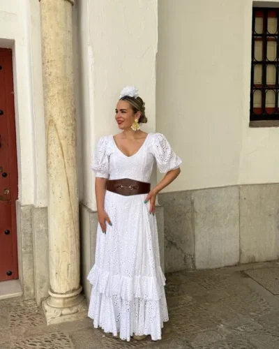 LBF Traje de flamenca Bata farol perforada. Talla 36 a 48