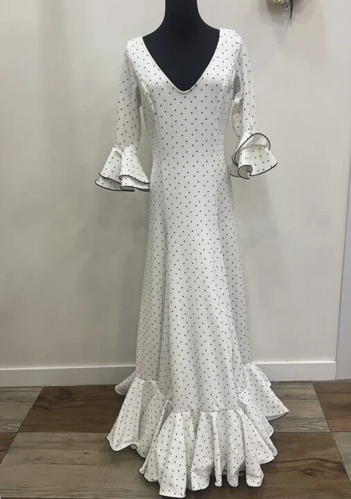 LBF Traje de flamenca Bata nejas Lycra bioelastica. Talla 42
