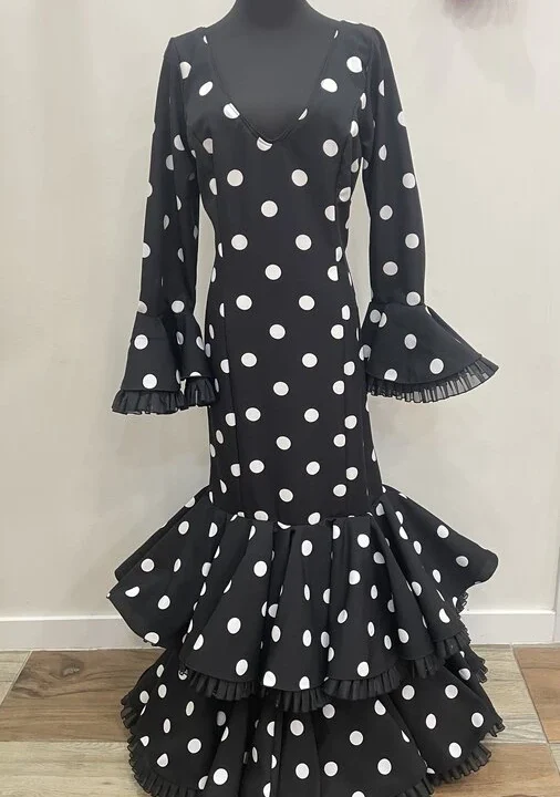 LBF Traje de flamenca Alexandra lunar. Talla 38, 44 y 46