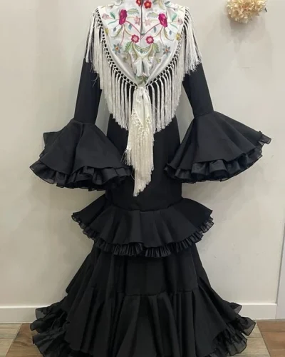 LBF Traje de flamenca Alejandra Strech. Talla 44,46 y 48