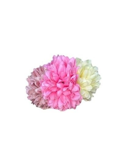 Ramillete de niña de dalias