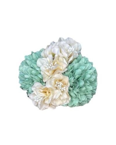 Ramillete de niña de dalias y margaritas