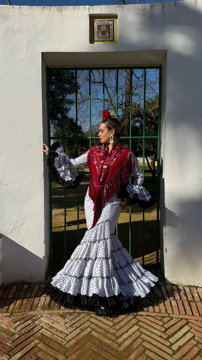 LBF Traje de flamenca Andrea. Talla 34 a 46 Varios colores - Imagen 2