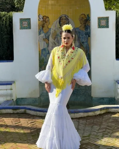 LBF Traje de flamenca Lupita perforado. Tallas 34 a 60