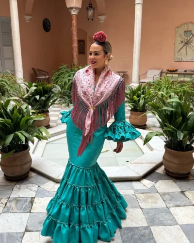 LBF Traje flamenca Lupita emboss.  Talla  44