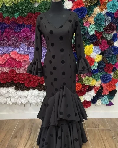 LBF Traje de flamenca Naiara negro flocado. Talla 38
