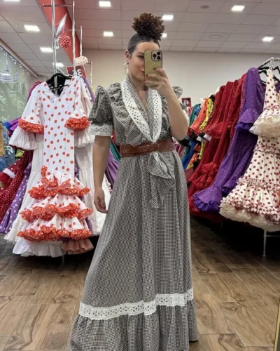 LBF Traje de Flamenca bata vichy con pico. Tallas única