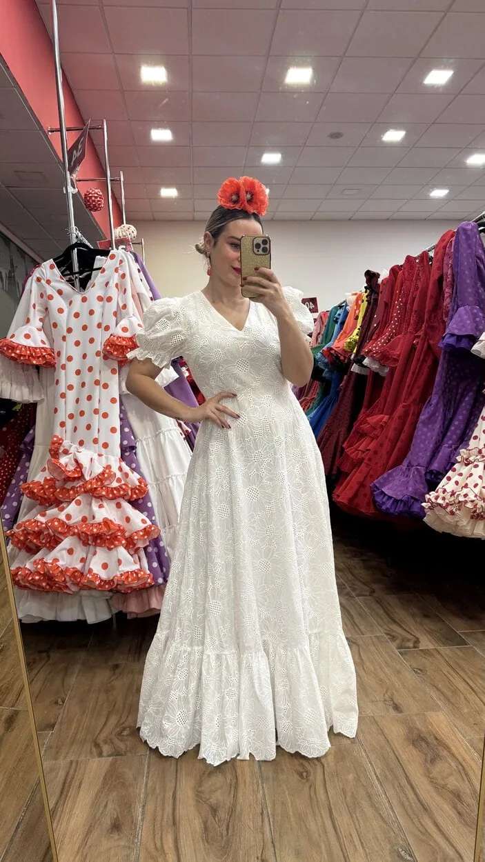 LBF Bata de flamenca perforada floral. Talla S A XL varios colores
