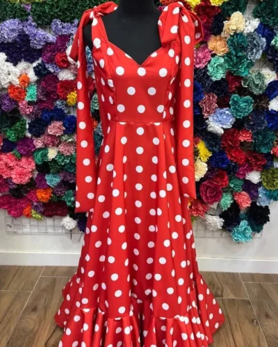 LBF Traje de flamenca bata lila roja . Tallas 36 a 46