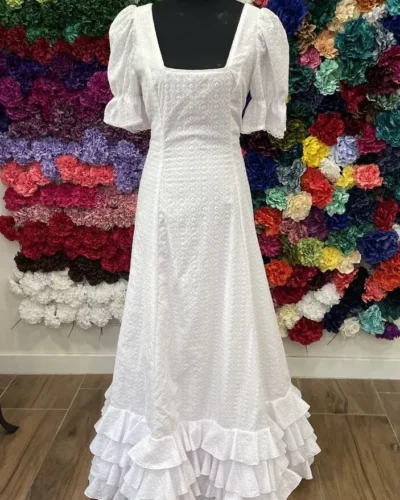 LBF Traje flamenca Bata perforada. Talla 44