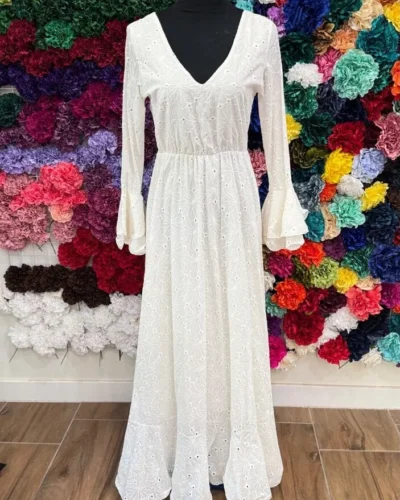 LBF Traje de flamenca bata perforada blanca. Tallas única